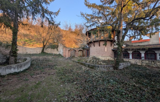 Piliscsév Eladó Ház