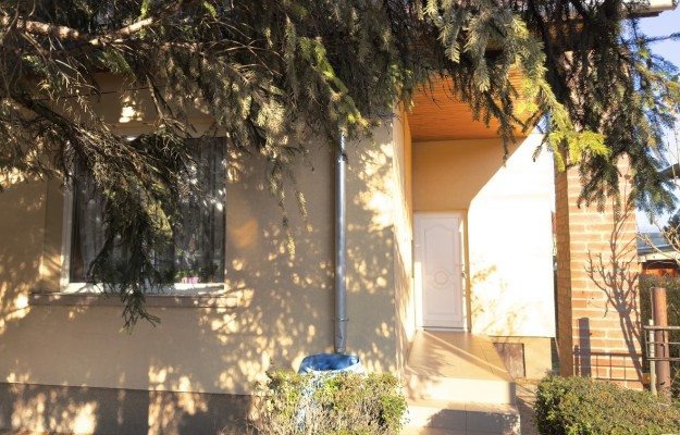 Dorog Eladó Ház Goethe