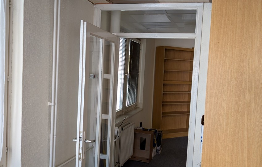 Dorog Eladó Üzlethelyiség Hősök tere