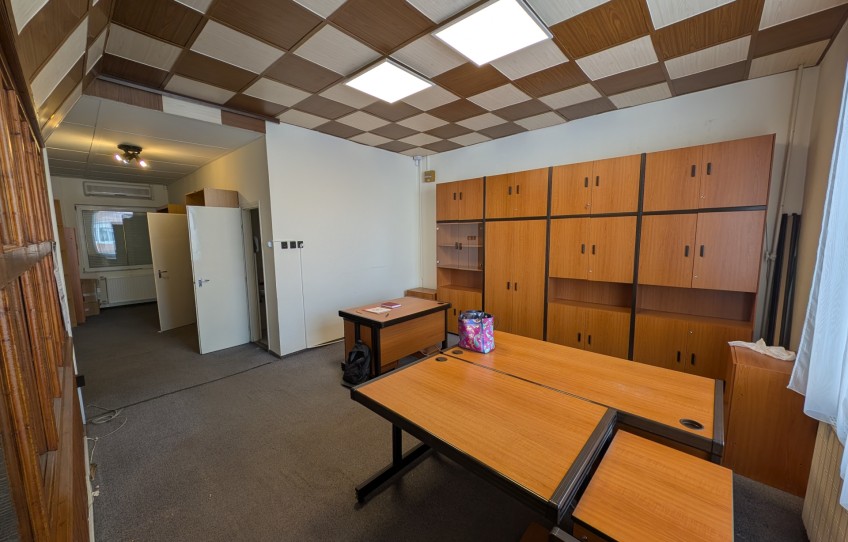 Dorog Eladó Üzlethelyiség Hősök tere