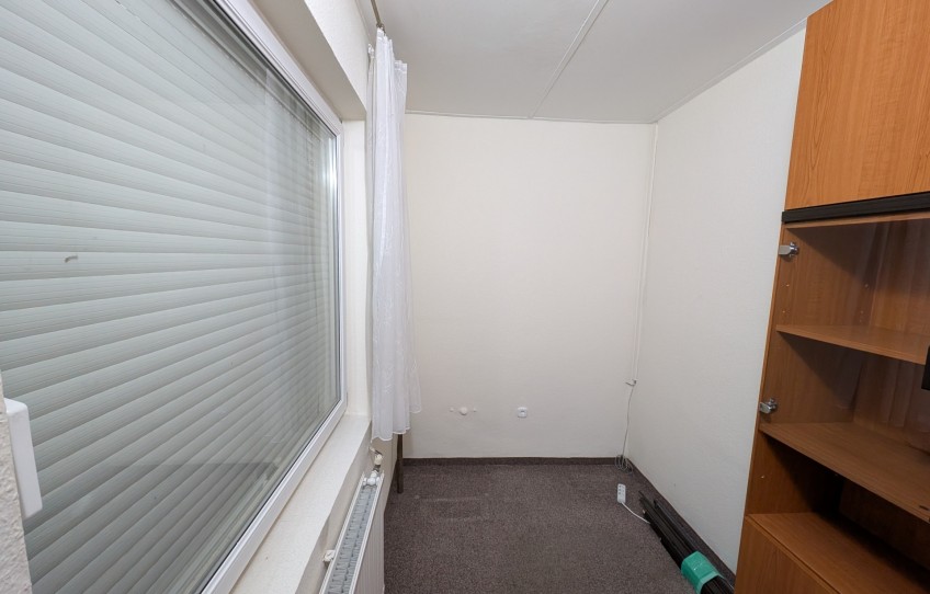 Dorog Eladó Üzlethelyiség Hősök tere