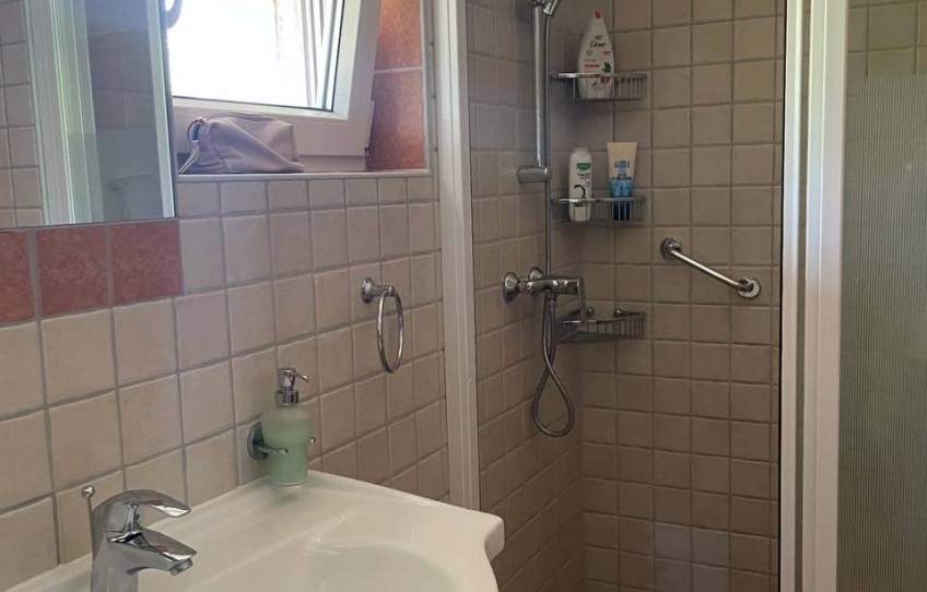Rezi Eladó Ház Nyugati Szél 