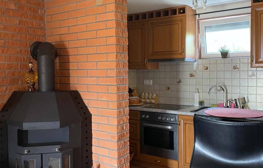 Rezi Eladó Ház Nyugati Szél 